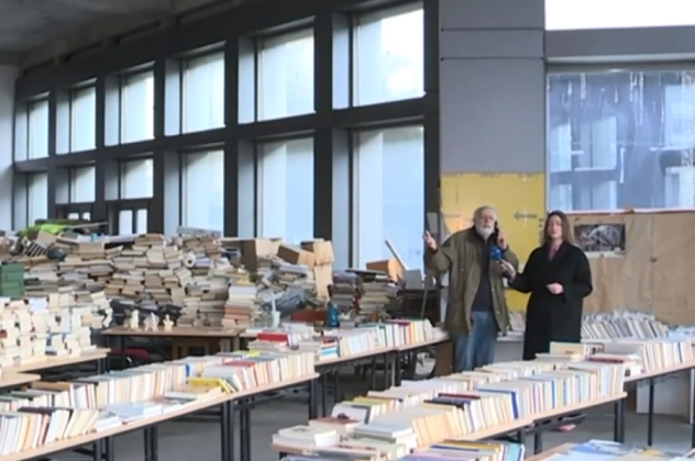 Πρωτοφανής κλοπή! Αφαίρεσαν 8.000 βιβλία για αστέγους – Εξαφανίστηκαν μέσα σε κούτες (βίντεο) - Κυρίως Φωτογραφία - Gallery - Video