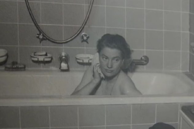 Αυτή η φωτογραφία άφησε εποχή: Η Lee Miller στη μπανιέρα του Χίτλερ την ημέρα που αυτοκτόνησε στο Βερολίνο - Κυρίως Φωτογραφία - Gallery - Video