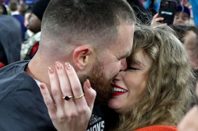 Εδώ υπάρχει ένας έρωτας μεγάλος! Η Taylor Swift αχώριστη με τον σύντροφο της, Travis Kelce -  Αγκαλιές & φιλιά μετά τον αγώνα (Φωτό) - Κυρίως Φωτογραφία - Gallery - Video