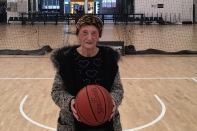 Πέθανε η Δήμητρα Ζαπονίδου: Η πρώτη αρχηγός της εθνικής μπάσκετ – «Ρε “Μήτσο” τι έκανες» η τελευταία της συνέντευξη (βίντεο) - Κυρίως Φωτογραφία - Gallery - Video
