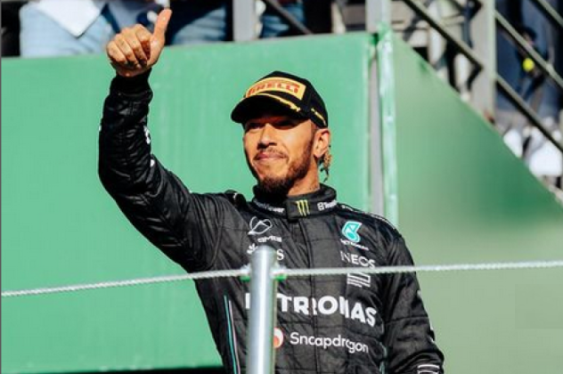 Η μεταγραφή του Lewis Hamilton από την Mercedes στην Ferrari ανέβασε την μετοχή 7δις. σε 24 ώρες! Θα ξεπεράσει τον Schumacher η «οδηγάρα» της Formula; (φωτό & βίντεο) - Κυρίως Φωτογραφία - Gallery - Video