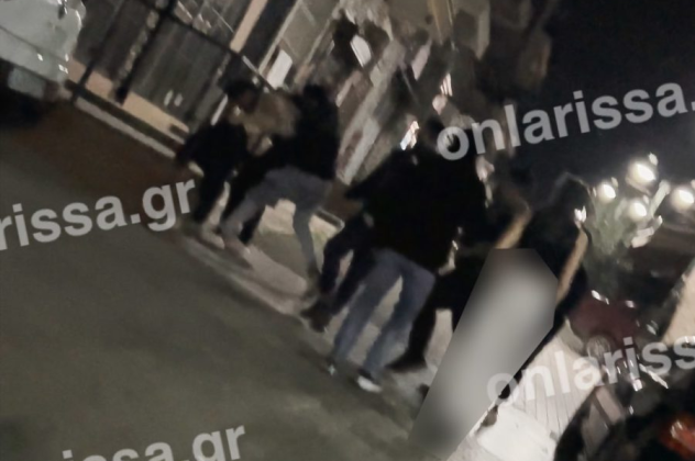 Πρωτοφανές περιστατικό στο κέντρο της Λάρισας: Ομάδα νεαρών ξυλοκόπησε άγρια δύο άνδρες - Τους έστειλαν αιμόφυρτους στο νοσοκομείο - Κυρίως Φωτογραφία - Gallery - Video