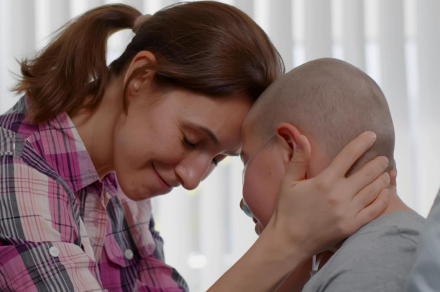 Συγκινεί η Εριέττα Κούρκουλου-Λάτση για τον παιδικό καρκίνο: Η αγάπη που σκορπούν γονείς & παιδιά θα νικάει πάντα την σιχαμένη αρρώστια - Η επίσκεψή της στη «Φλόγα» - Κυρίως Φωτογραφία - Gallery - Video