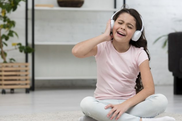 Βλάπτουν τα ακουστικά την υγεία των παιδιών; Τα 4 "SOS" για τους γονείς ώστε να τα προστατέψουν! - Κυρίως Φωτογραφία - Gallery - Video
