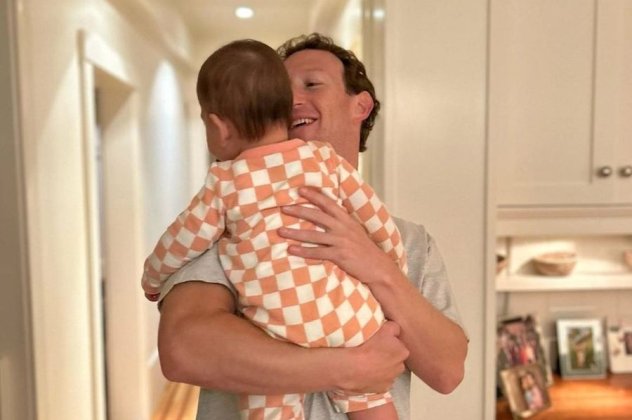 Μαρκ Ζούκερμπεργκ: Μετά την "άγρια" στιγμή μπροστά στους Αμερικάνους βουλευτές ο "πολύς" κ. Ζούκερ" χαλαρώνει με το μωρό του αγκαλιά - "Τι ωραία να επιστρέφεις στο σπίτι" (φωτό) - Κυρίως Φωτογραφία - Gallery - Video