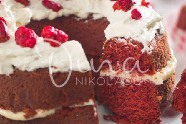 Η Ντίνα Νικολάου μας μαγειρεύει το πιο λαχταρικό Red Velvet Cake - Με απαλή υφή και γιαουρτένια γεύση ! - Κυρίως Φωτογραφία - Gallery - Video