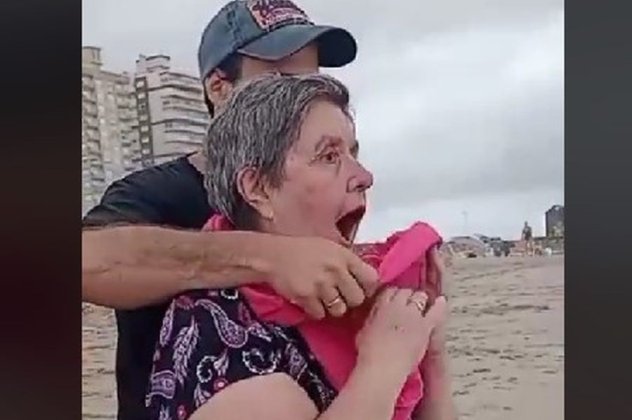 Topwoman η 72χρονη Ίσα - Πέρασε όλη της ζωή μεγαλώνοντας 10 παιδιά - Τώρα είδε για πρώτη φορά τη θάλασσα & ξέσπασε σε κλάματα (βίντεο) - Κυρίως Φωτογραφία - Gallery - Video