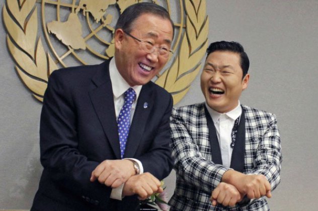 Όλα τα λεφτά το βίντεο!!! Ο Γ.Γ. των Ηνωμένων Εθνών χορεύει gangnam με τον Psy για να γιορτάσει τα 67 χρόνια του ΟΗΕ - Κυρίως Φωτογραφία - Gallery - Video