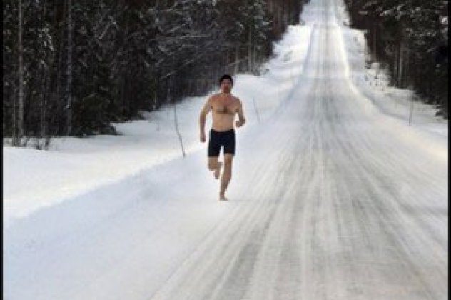 Ημίγυμνος και ξυπόλητος έτρεξε μισό μαραθώνιο σε -35 βαθμούς - δικός σας ο iceman (βίντεο) - Κυρίως Φωτογραφία - Gallery - Video