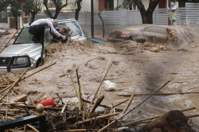 Τραγική και η νεροποντή στην Αθήνα - Δείτε εικόνες και βίντεο που συγκλονίζουν - Κυρίως Φωτογραφία - Gallery - Video