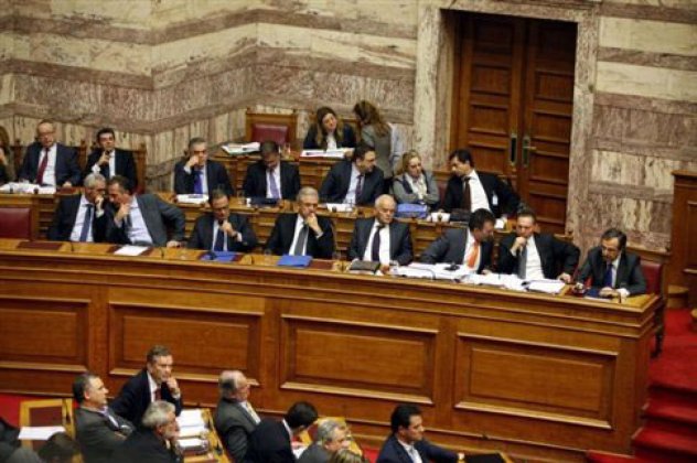 Πέρασαν τα μέτρα-υπερψηφίστηκε το μνημόνιο ΙΙΙ - Κυρίως Φωτογραφία - Gallery - Video