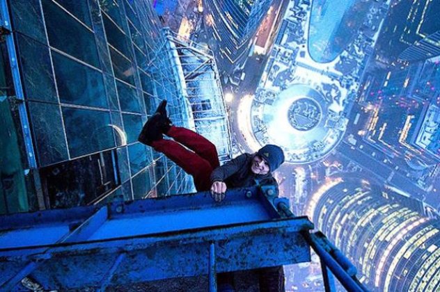 A-Π-Ι-Σ-Τ-Ε-Υ-Τ-Ο: Ουκρανός Spiderman κρέμεται από τις κορυφές κτηρίων χωρίς κανένα μέτρο προστασίας - Εάν έχετε υψοφοβία μην το δείτε! - Κυρίως Φωτογραφία - Gallery - Video