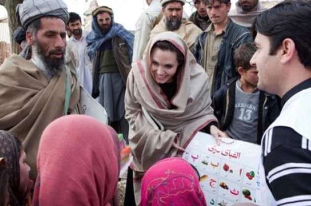 Και σχεδιάστρια κοσμημάτων η Αντζελίνα Τζολί, για καλό σκοπό: χρηματοδότηση σχολείων στο Αφγανιστάν (φωτογραφίες) - Κυρίως Φωτογραφία - Gallery - Video