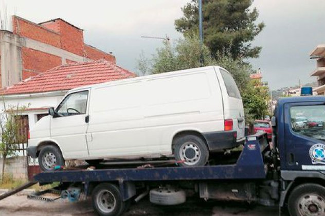 Ακόμη δύο δραπέτες των φυλακών Τρικάλων ταυτοποιήθηκαν-βρέθηκαν τα ίχνη τους στο βαν με το οποίο διέφυγαν μετά τη δολοφονία της 25χρονης στην Κόρινθο - Κυρίως Φωτογραφία - Gallery - Video