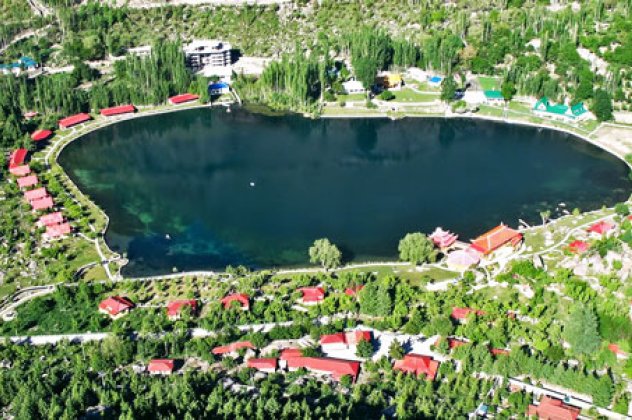 Ένας «παράδεισος» σε σχήμα… καρδιάς! - Μοναδικές εικόνες από την λίμνη Shangri La στο Πακιστάν!  - Κυρίως Φωτογραφία - Gallery - Video