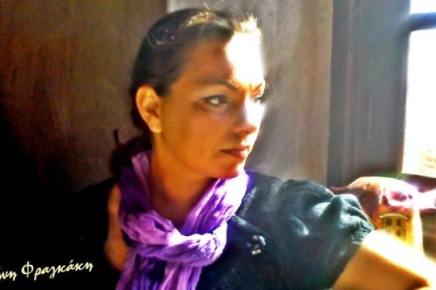 Η συγγραφέας Ειρήνη Φραγκάκη μιλάει στο eirinika.gr για τα βιβλία της, την Κρήτη και τη συγγένεια της με τον Βιτσέντζο Κορνάρο - Κυρίως Φωτογραφία - Gallery - Video