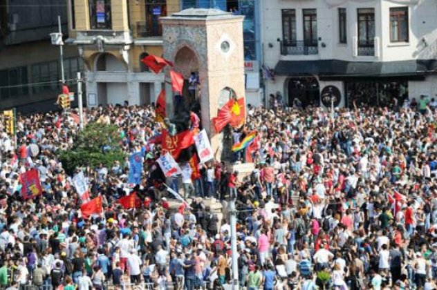 Στις 2 το μεσημέρι νέα διαδήλωση στην Κωνσταντινούπολη-Διεθνής Αμνηστία: 2 νεκροί, πάνω από 1.000 οι τραυματίες (φωτογραφίες & βίντεο) - Κυρίως Φωτογραφία - Gallery - Video