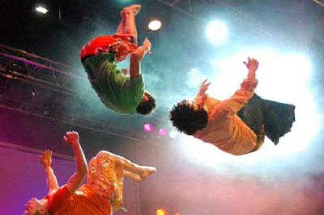 Έρχονται τα... Ιπτάμενα Παιδιά! Flying Superkids στο θέατρο Badminton  - Κυρίως Φωτογραφία - Gallery - Video