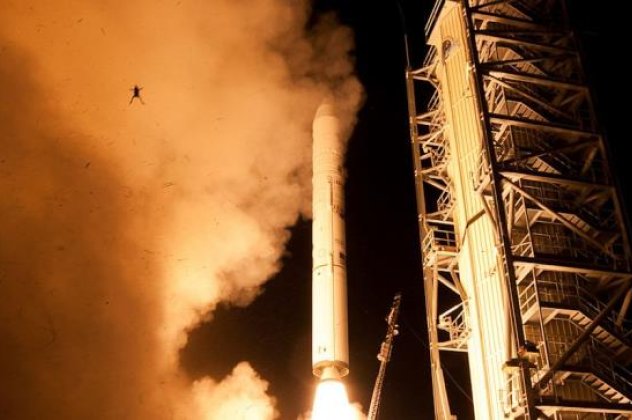 Δείτε το... άτυχο βατράχι που εκτοξεύτηκε μαζί με το τελευταίο διαστημόπλοιο της ΝASA! (βίντεο)  - Κυρίως Φωτογραφία - Gallery - Video