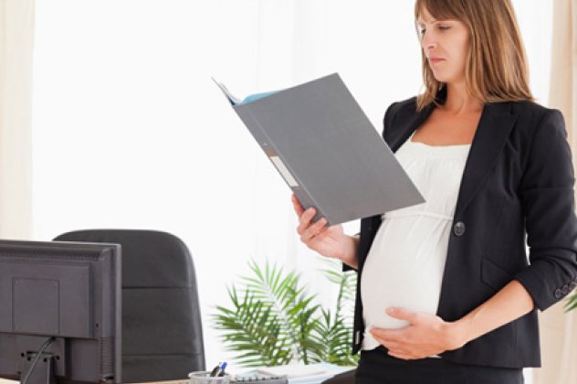 Να δουλεύουν ή όχι οι γυναίκες που μένουν έγκυες; Τι λέει ο Δρ. Βασίλης Αθανασίου στη Σοφία Νέτα!  - Κυρίως Φωτογραφία - Gallery - Video
