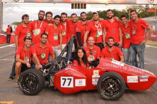 Good News: Έλληνες φοιτητές κέρδισαν παγκόσμιο διαγωνισμό κατασκευάζοντας μονοθέσιο και εντυπωσιάζοντας τους μηχανικούς της Ferrari! - Κυρίως Φωτογραφία - Gallery - Video