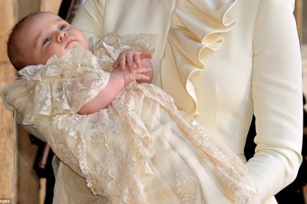 Δείτε τις πρώτες φωτογραφίες από τη βάπτιση του βασιλικού μωρού της Μεγάλης Βρετανίας (φωτό & βίντεο) - Κυρίως Φωτογραφία - Gallery - Video
