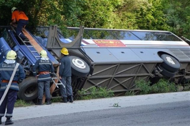 27 Έλληνες και Βούλγαροι στο λεωφορείο που ανατράπηκε στη Σόφια - Κυρίως Φωτογραφία - Gallery - Video