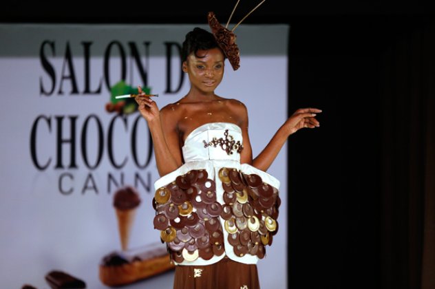 Γαλλία: Δείτε επίδειξη μόδας με υψηλή ραπτική από ...σοκολάτα (βίντεο) - Κυρίως Φωτογραφία - Gallery - Video