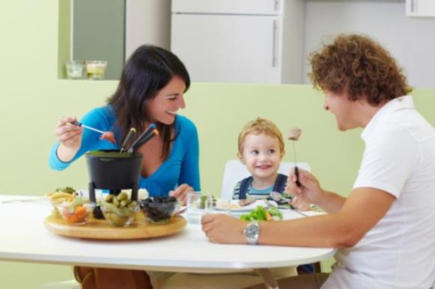 O Χρήστος Ζαμπούνης δίνει 10 συμβουλές στους ...γονείς για το πως πρέπει να τρώνε τα παιδιά τους στο τραπέζι  - Κυρίως Φωτογραφία - Gallery - Video