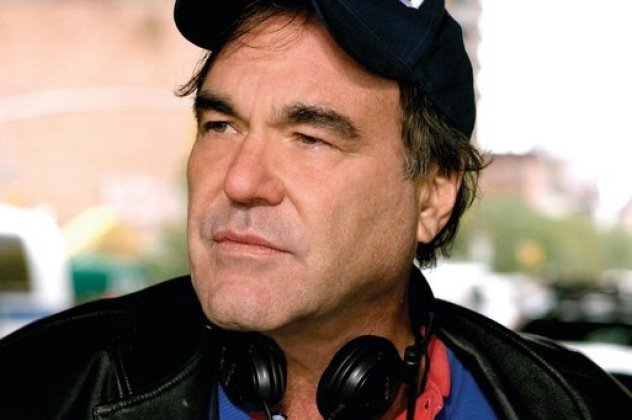 Oliver Stone για την Ελλαδα! ''Οι περιορισμοί της τρόικας έφεραν φτώχεια και μεταφορικά, αφού έκλεισαν τη δημόσια τηλεόραση και το ΕΚΕΒΙ εν μία νυκτί! Ενημερωμένος ο Αμερικανός σκηνοθέτης!‏ - Κυρίως Φωτογραφία - Gallery - Video