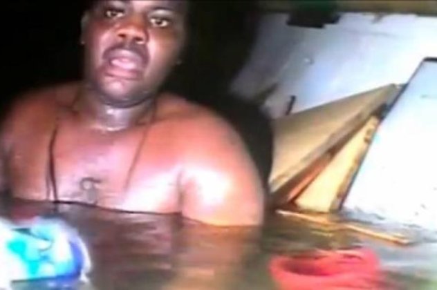 Συγκλονιστικό βίντεο: Νιγηριανός ναυαγός επέζησε τρεις μέρες σε βυθισμένο πλοίο! (βίντεο) - Κυρίως Φωτογραφία - Gallery - Video