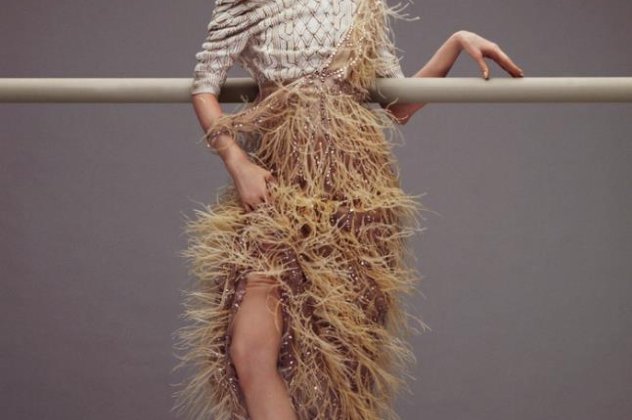 Όταν το ρεπορτάζ μόδας μοιάζει με έκθεση έργων τέχνης : Συγκλονιστικά ρούχα για γυναίκες -μπαλαρίνες, συγκλονιστικά φωτογραφημένα - Emilio  Pucci, Vivienne Westwood (φωτό) - Κυρίως Φωτογραφία - Gallery - Video