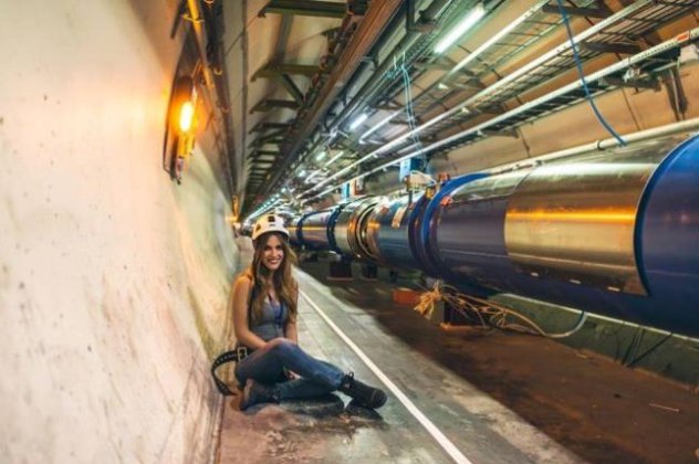 Topwoman η Άννα Παντελιά 22 ετών που φωτογραφίζει την ''καρδιά'' του CERN! (Φωτό) - Κυρίως Φωτογραφία - Gallery - Video