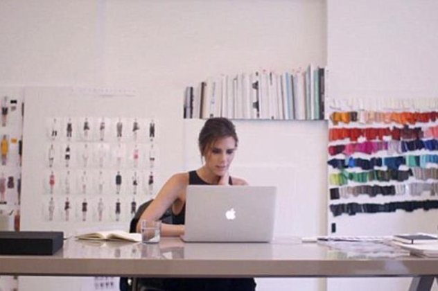 The Victoria Beckham Fashion Story - Με την κα Μπέκαμ εγκαινιάζει το Skype μια πλατφόρμα για την προώθηση νέων καλλιτεχνών και δημιουργικών πρωτοβουλιών - Κυρίως Φωτογραφία - Gallery - Video