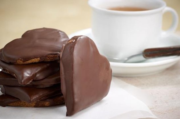 Είστε ερωτευμένες; Φτιάξτε σοκολατένια μπισκότα σε σχήμα καρδιάς και δείξτε το και έμπρακτα! - Κυρίως Φωτογραφία - Gallery - Video