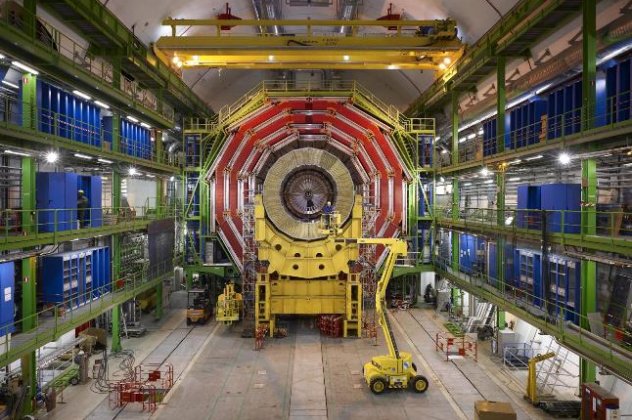 Καλαμάτα: Έκθεση του CERN – 12.000 μαθητές  θα μυηθούν στα μυστικά του μεγαλύτερου ερευνητικού προγράμματος!  - Κυρίως Φωτογραφία - Gallery - Video