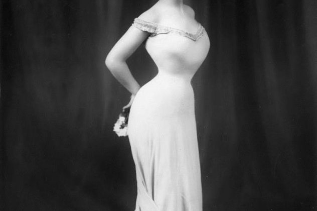 Οι απίστευτες αλλαγές του «ιδανικού σώματος» τα τελευταία 100 χρόνια-Από την Mae West, τη Rita Hayworth και την Marilyn Monroe, στην Kate Moss και την Adriana Lima (φωτογραφίες) - Κυρίως Φωτογραφία - Gallery - Video
