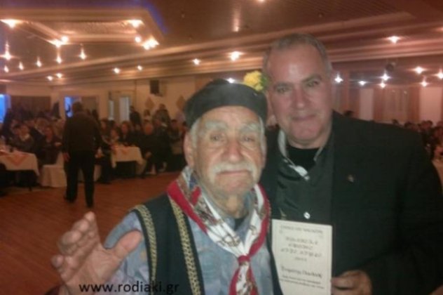 Ρόδος: Ο 92χρονος που είχε διδάξει συρτάκι τον Άντονι Κουίν ξαναχορεύει με άνεση! (Δείτε το βίντεο) - Κυρίως Φωτογραφία - Gallery - Video