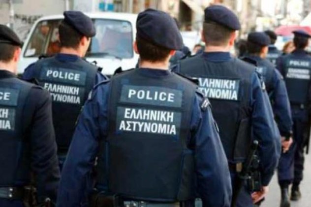 Απίστευτο: Ολυμπιακοί έκαναν μαύρους στο ξύλο αστυνομικούς, καθώς τους πέρασαν για... Παναθηναϊκούς! - Κυρίως Φωτογραφία - Gallery - Video