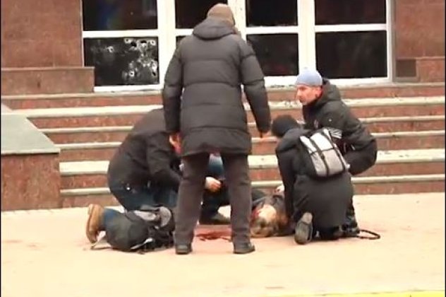 Χαοτική η κατάσταση στο Κίεβο-Βίντεο κατέγραψε την εν ψυχρώ δολοφονία διαδηλώτριας-Προσοχή, σκληρές εικόνες! - Κυρίως Φωτογραφία - Gallery - Video