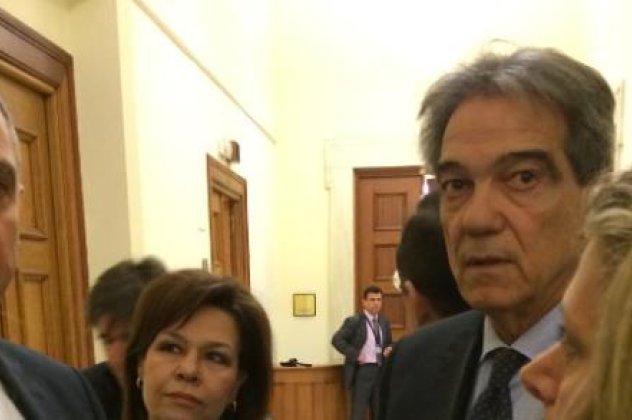 Ένταση στη Βουλή με απίστευτες ύβρεις από βουλευτές της Χρυσής Αυγής κατά Μιχελάκη-Σηφουνάκη-Διέψευσε το επεισόδιο ο Κασιδιάρης... - Κυρίως Φωτογραφία - Gallery - Video