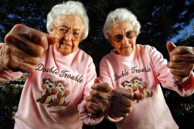 Ποιος δεν πιστεύει στη γυναικεία φιλία; Κακώς γιατί διαρκεί... (σχεδόν) αιώνια! Αυτές οι δύο γυναίκες είναι φίλες εδώ και 94 χρόνια! (βίντεο) - Κυρίως Φωτογραφία - Gallery - Video