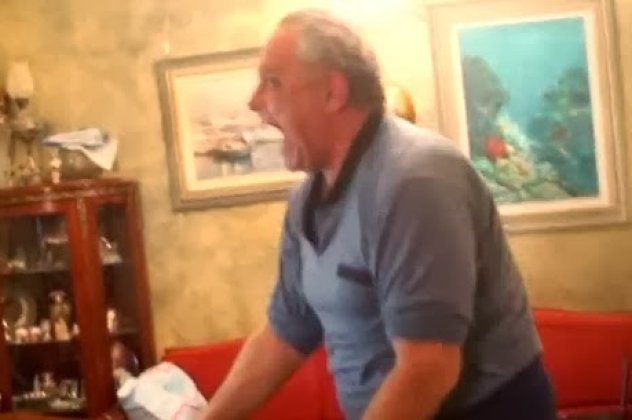 To βίντεο της ημέρας  - Ο 60χρονος κ. Προκόπης δίνει ρεσιτάλ και κάνει θραύση στο διαδίκτυο πανηγυρίζοντας την νίκη του Παναθηναϊκού επί του Ολυμπιακού! (βίντεο)  - Κυρίως Φωτογραφία - Gallery - Video