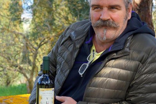 ΤopMan o Il Greco  Σταύρος Τσούκας  από τα Μεσόγεια Αττικής- Δημιουργεί στην πανέμορφη Τοσκάνη με 400 στρέμματα δικά του - φτιάχνει κρασί  «Κουκουβάγια» και το λάδι «Αρχάγγελος» - Κυρίως Φωτογραφία - Gallery - Video