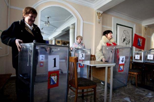 Live: Ώρα «0» στην Κριμαία-Πάνω από 50% η συμμετοχή στο δημοψήφισμα για την προσάρτηση στη Ρωσία-Μετά τις 20:00 τα πρώτα αποτελέσματα - Κυρίως Φωτογραφία - Gallery - Video