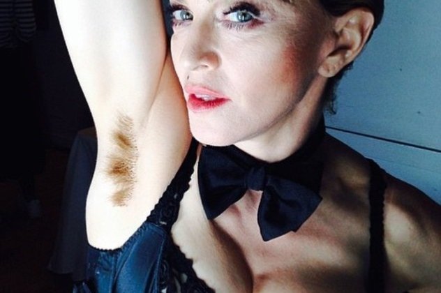 Ποια πασίγνωστη τραγουδίστρια ανάρτησε φωτογραφία της στο διαδίκτυο με αξύριστη μασχάλη; «Long hair… Don’t Care» το μήνυμα της! (φωτό)  - Κυρίως Φωτογραφία - Gallery - Video