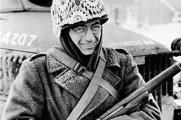 Smile: Κράνος με σεμεδάκι στον Β' Παγκόσμιο Πόλεμο; Και δεν το έφτιαξε Ελληνίδα μάνα;;; (φωτό) - Κυρίως Φωτογραφία - Gallery - Video