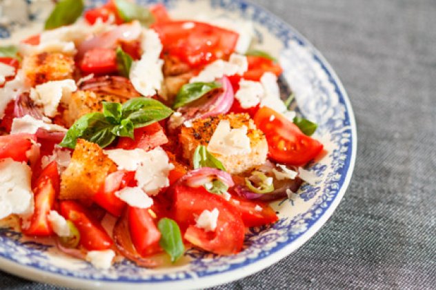 Παντζανέλα με φέτα: Ελληνοϊταλική σαλάτα για να κάνουμε τη διαφορά που θα σας ξετρελάνει! - Κυρίως Φωτογραφία - Gallery - Video