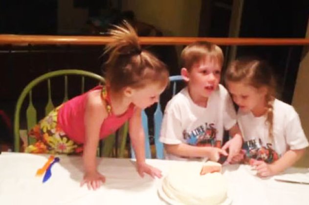 Απίστευτο smile: Δείτε την αντίδραση ενός 5χρονου αγοριού όταν μαθαίνει ότι θα αποκτήσει και...τρίτη αδελφούλα! (βίντεο) - Κυρίως Φωτογραφία - Gallery - Video