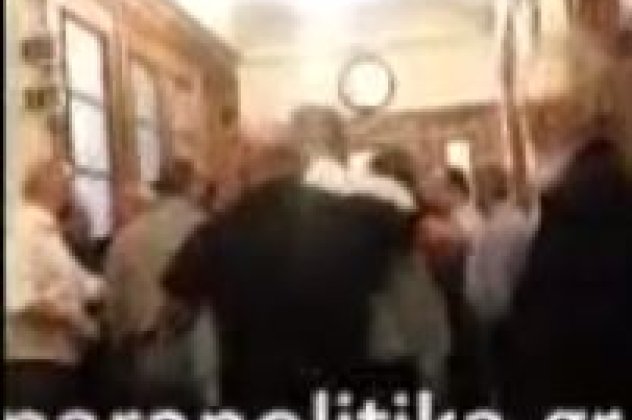 Αυτό είναι το βίντεο ντοκουμέντο από το «ξύλο» του υιού Μπαλτάκου με τους βουλευτές της Χρυσής Αυγής στη Βουλή (βίντεο) - Κυρίως Φωτογραφία - Gallery - Video